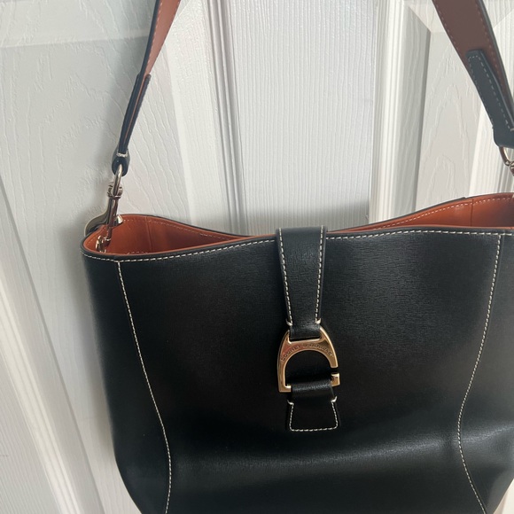 New! Dooney and Bourke black bag with red lining, - Picture 2 of 5